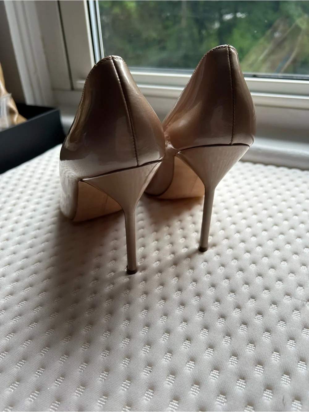 Manolo Blahnik BB Patent 105 Beige Nude Pointed Toe Pumps IT 38 US 8